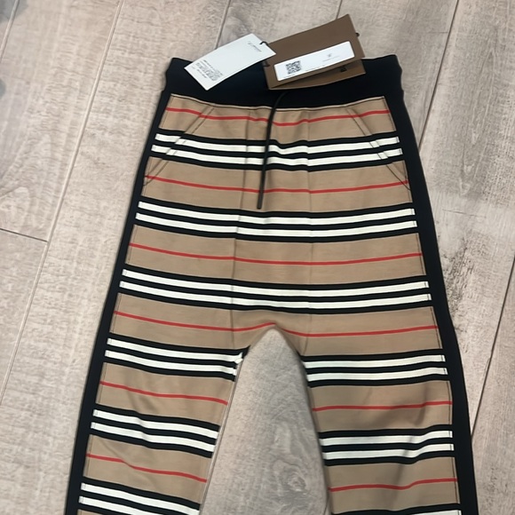 Burberry boys size 8 - Picture 3 of 6